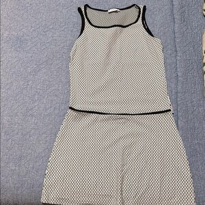LBH Black and White Sleeveless Knit Top & Skirt set size petite c3